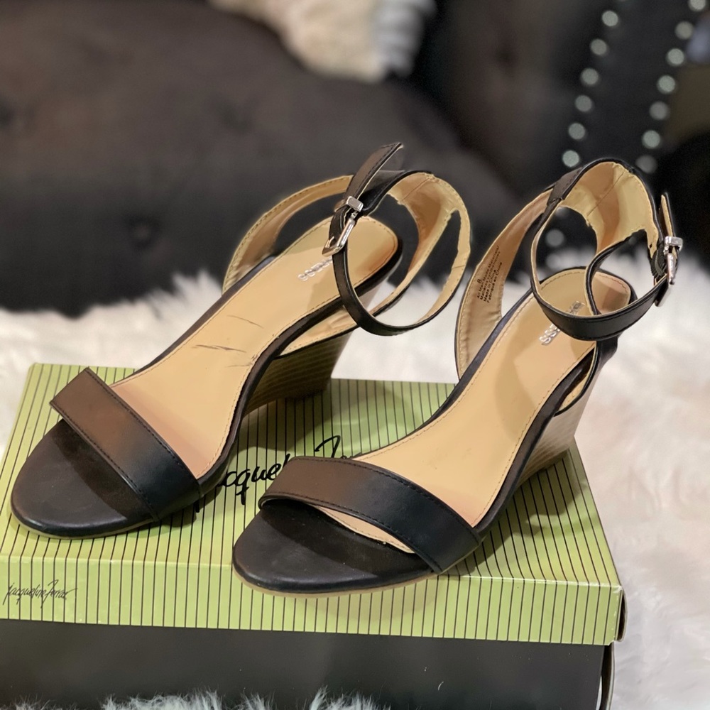 Express Sandals